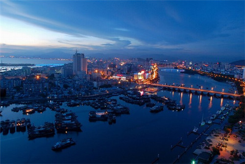 天津与南昌哪里好玩（南昌在天津的哪个方向）